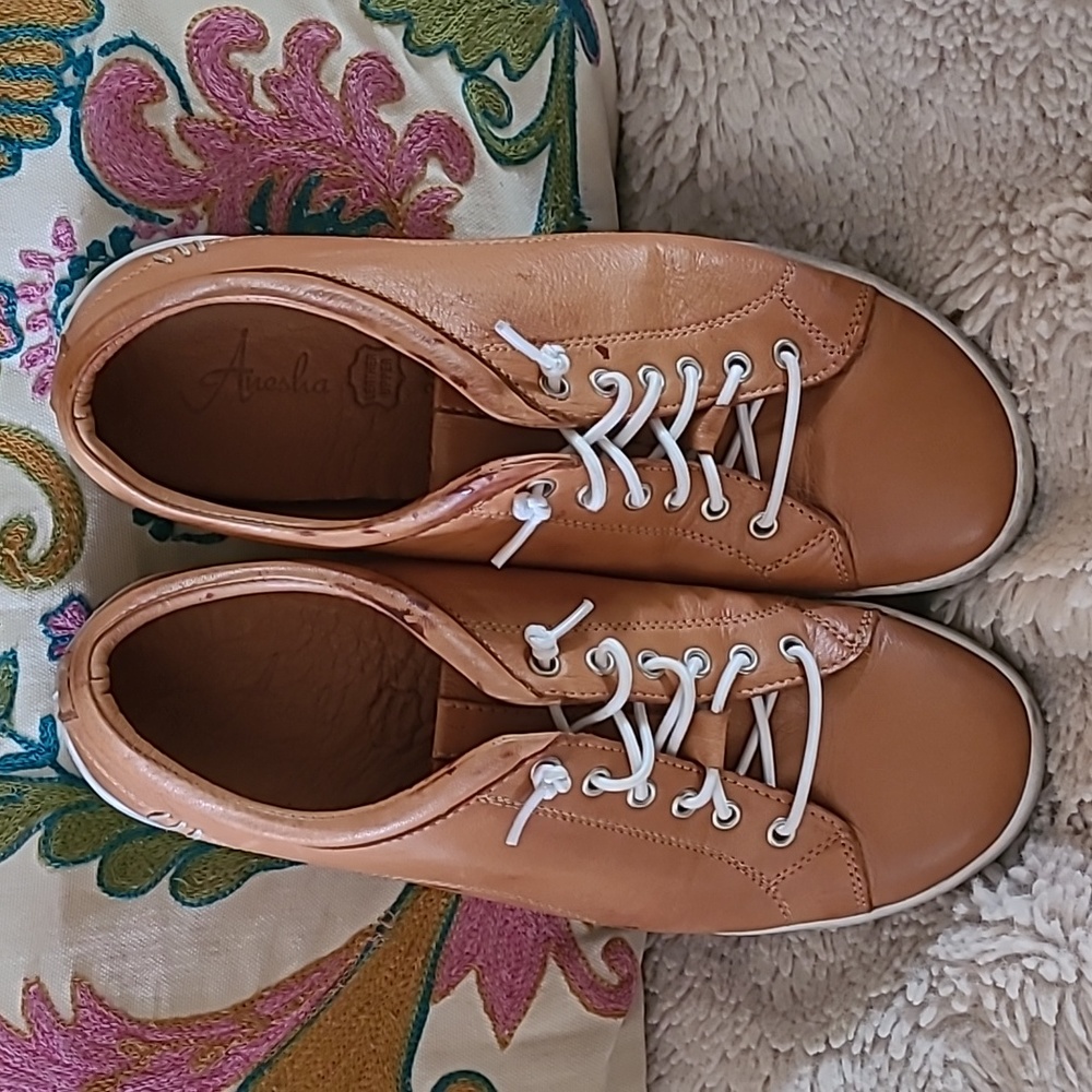 Anesha Leather sneaker